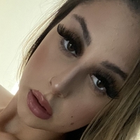 Submissive Skylar Nagie