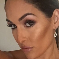 The Bella Twins: Nagie
