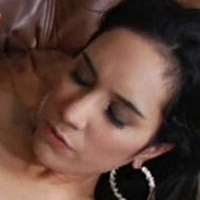 Tia Cyrus Nagie