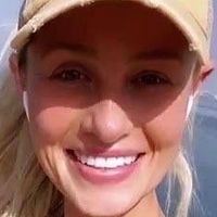 Tomi Lahren Nagie