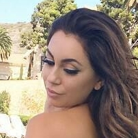 Uldouz Nagie