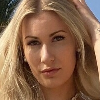 Victoria Schneider Nagie