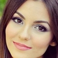Victoria Vega Nagie